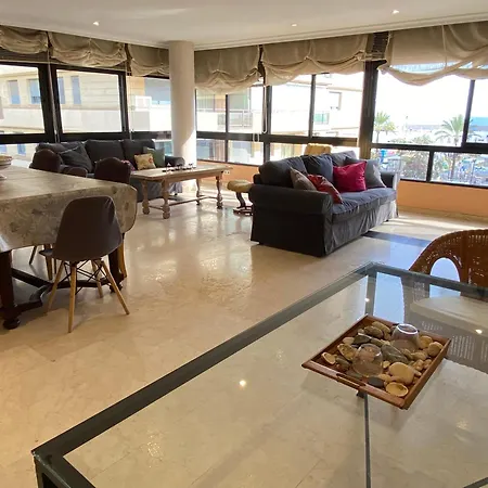 Apartment 4 Bedroom Close By In *
