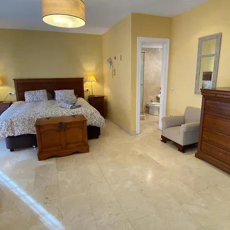 4 Bedroom Close By In * فوينخيرولا