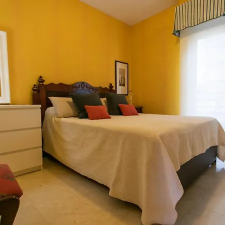 Διαμέρισμα 4 Bedroom Close By In *