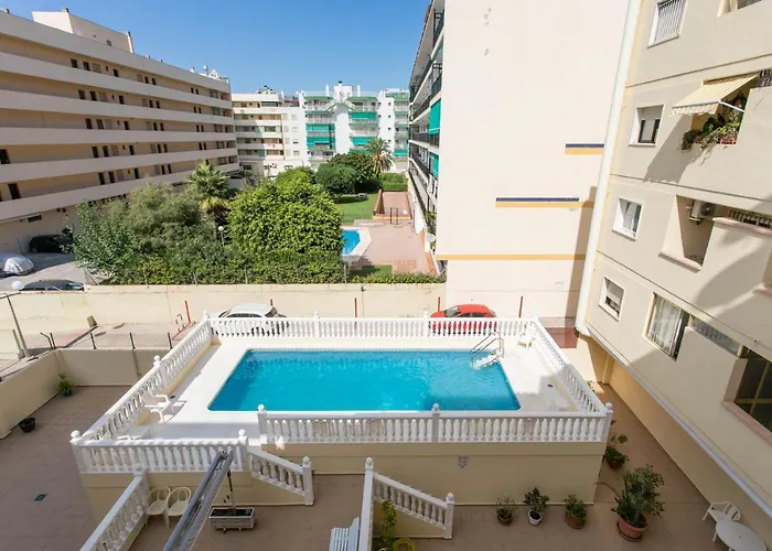 4 Bedroom Close By In شقة *