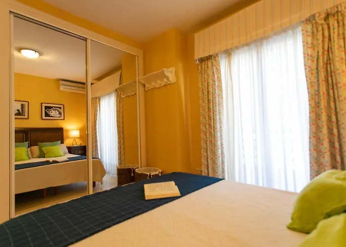 شقة 4 Bedroom Close By In فوينخيرولا